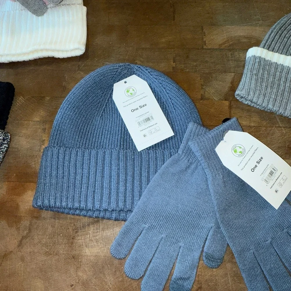 8 piece Cozy Women’s Beanie and Glove Set - Black, Blue, Gray BRAND NEW